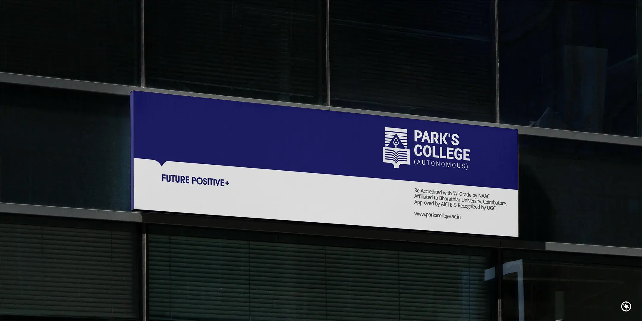 Park's College entrance sign board